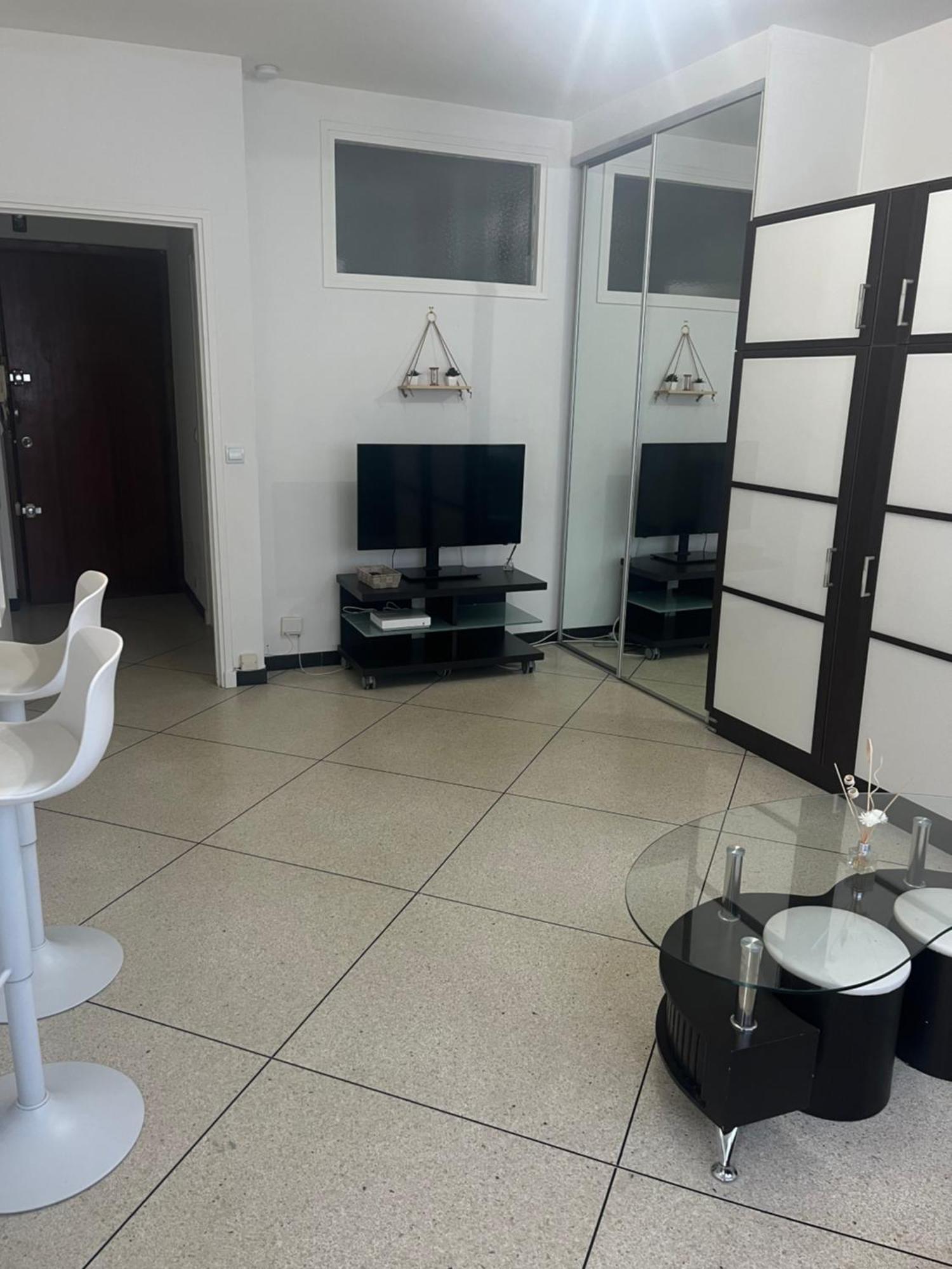 Nice Sejour Detente Studio Lumineux Balcon Cuisine Equipee Wifi Apartment